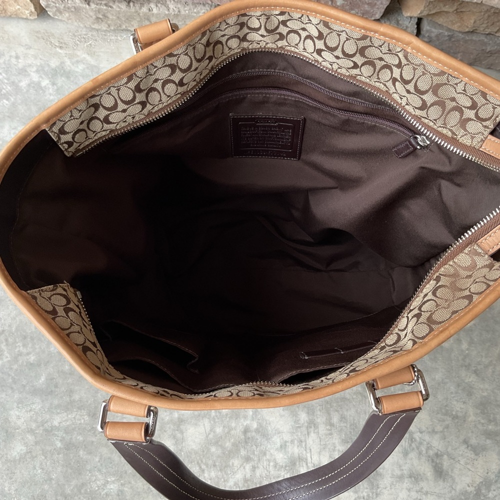 Coach Brown and Tan signature Tote Bag F77142 - Picture 6 of 9